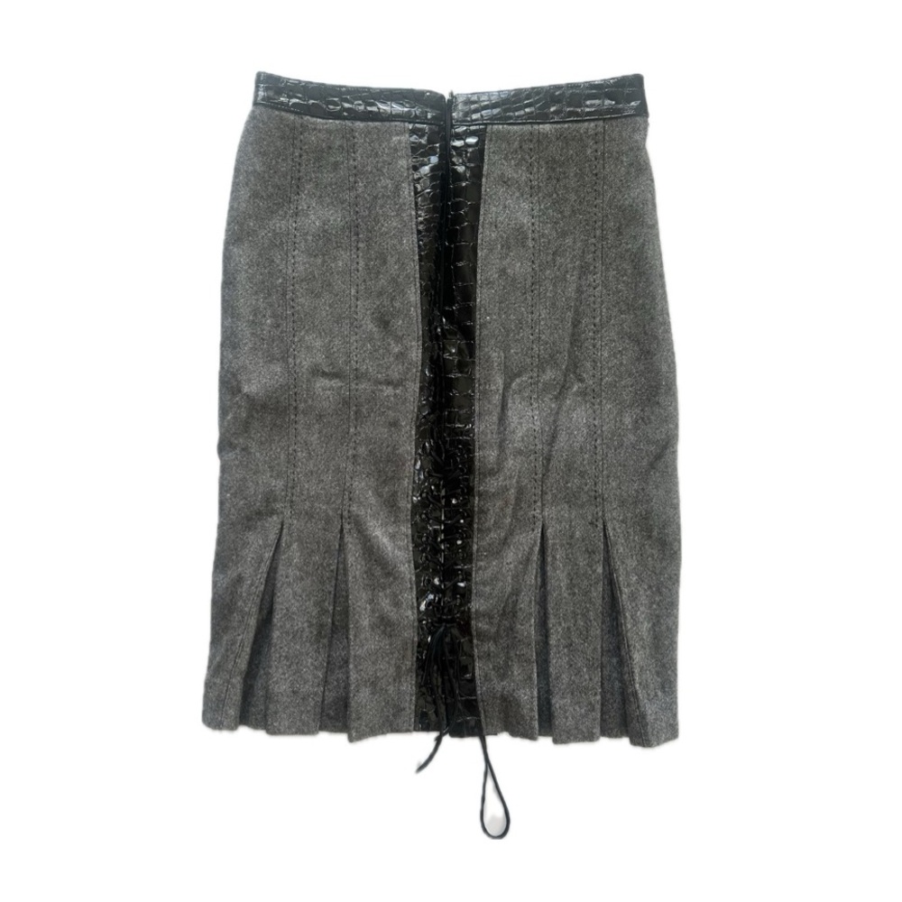 Elegant Gray Skirt with Black Accents